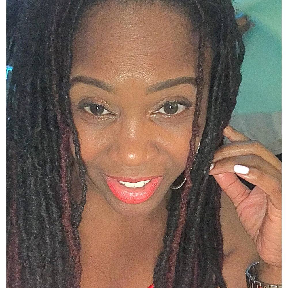 Meet your Posher, Deandria